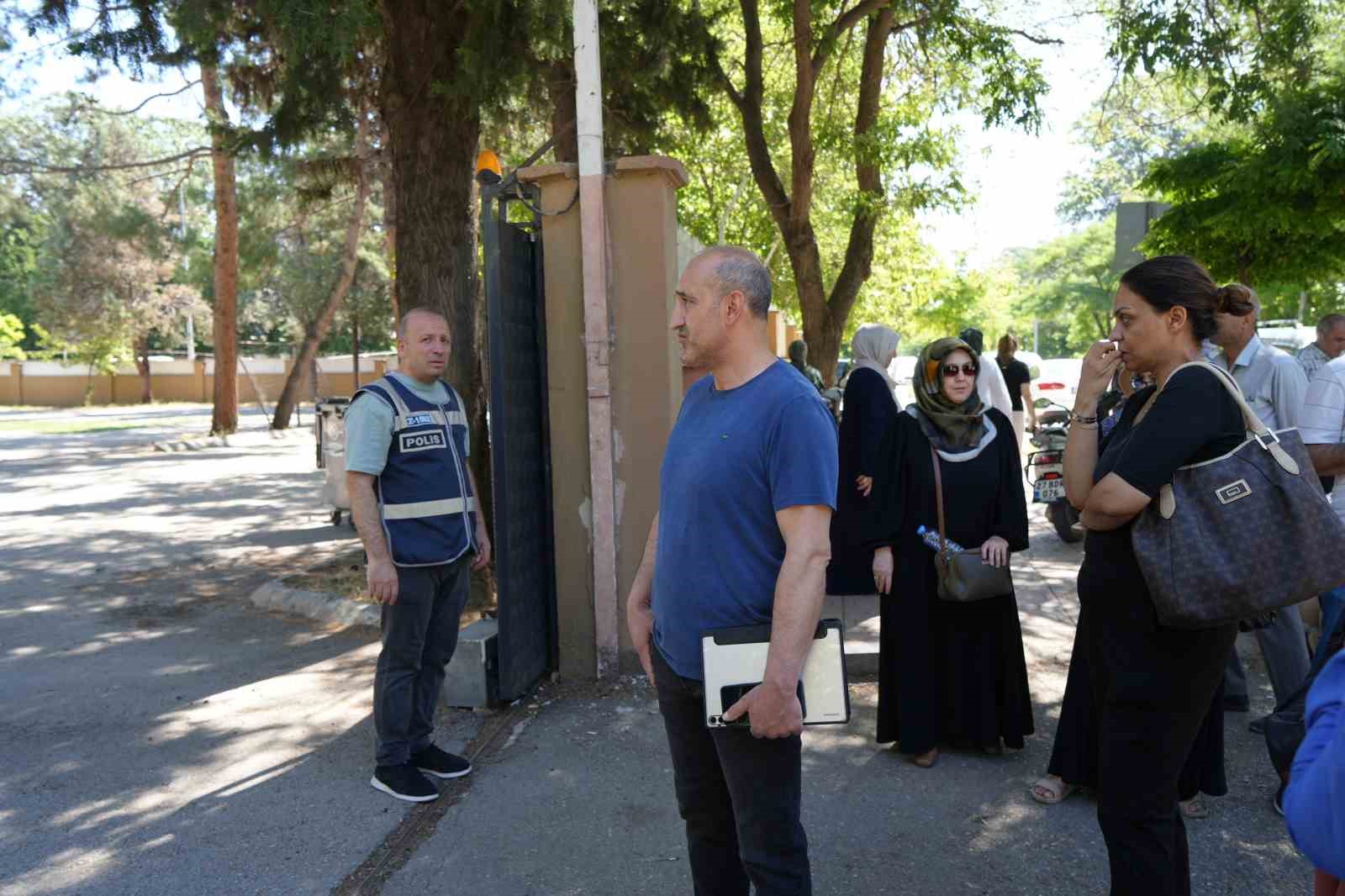 Gaziantep’te YKS heyecanı devam ediyor 9 gaziantepte yks heyecani devam ediyor 5 YQdVvWcH