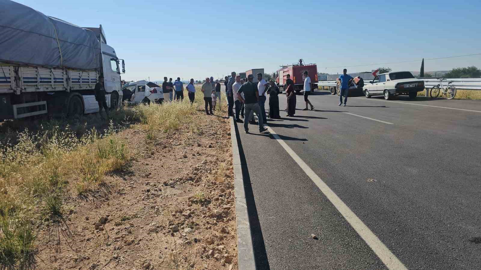Gaziantep’te YKS yolunda feci kaza: 1’i ağır 2 öğrenci yaralandı 5 gaziantepte yks yolunda feci kaza 1i agir 2 ogrenci yaralandi 1