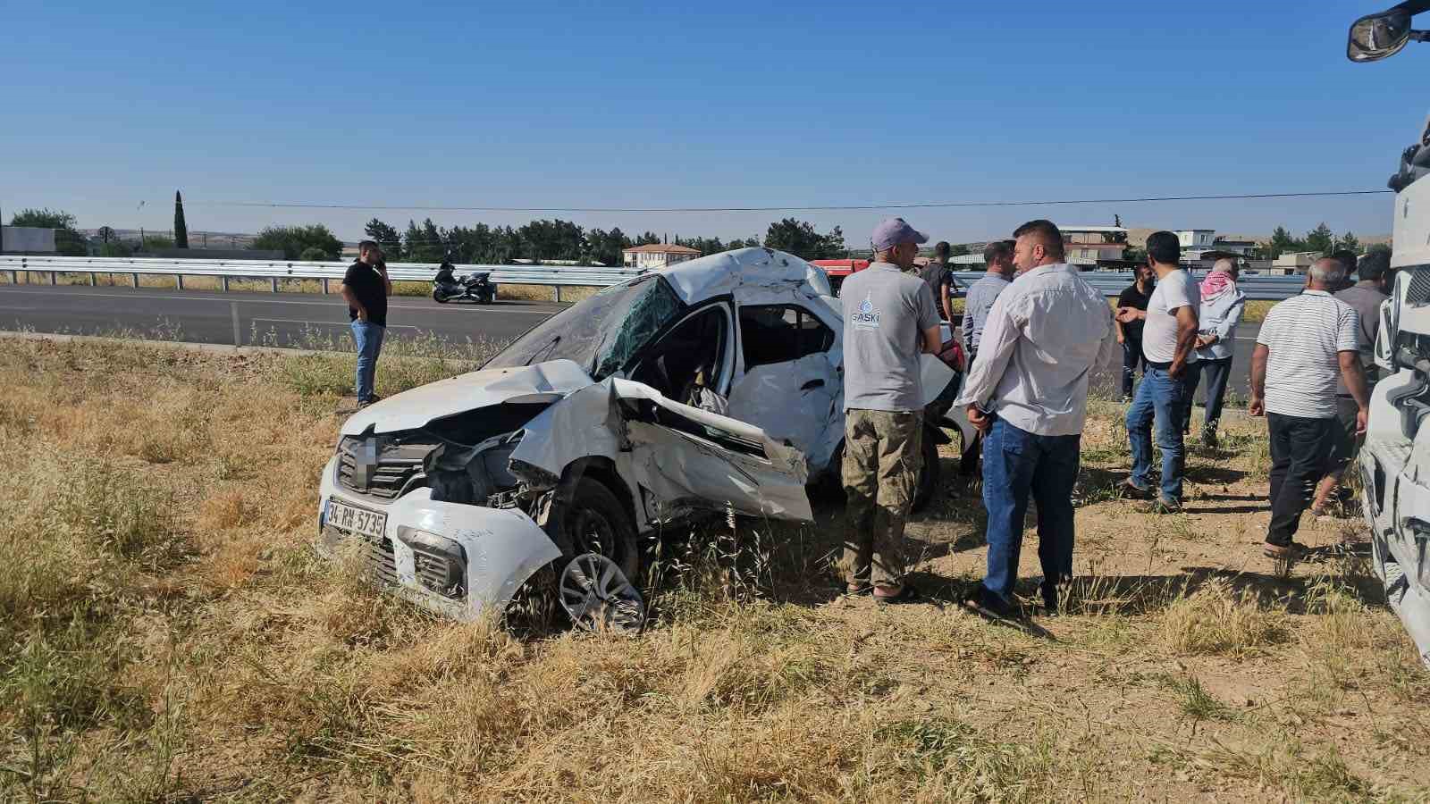 Gaziantep’te YKS yolunda feci kaza: 1’i ağır 2 öğrenci yaralandı 7 gaziantepte yks yolunda feci kaza 1i agir 2 ogrenci yaralandi 3 1eIrerrT