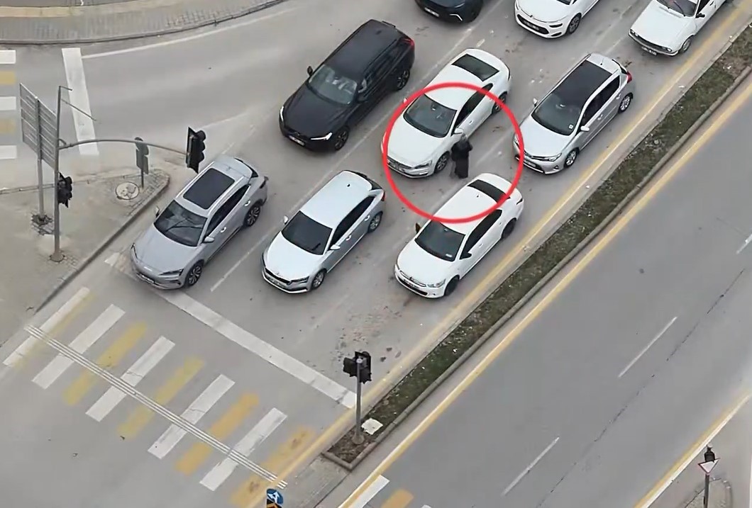 Gaziantep’te yollarda dilencilik ve satıcılık yapan şahıslara operasyon: 14 gözaltı 6 gaziantepte yollarda dilencilik ve saticilik yapan sahislara operasyon 14 gozalti 2 V9PH1uN9