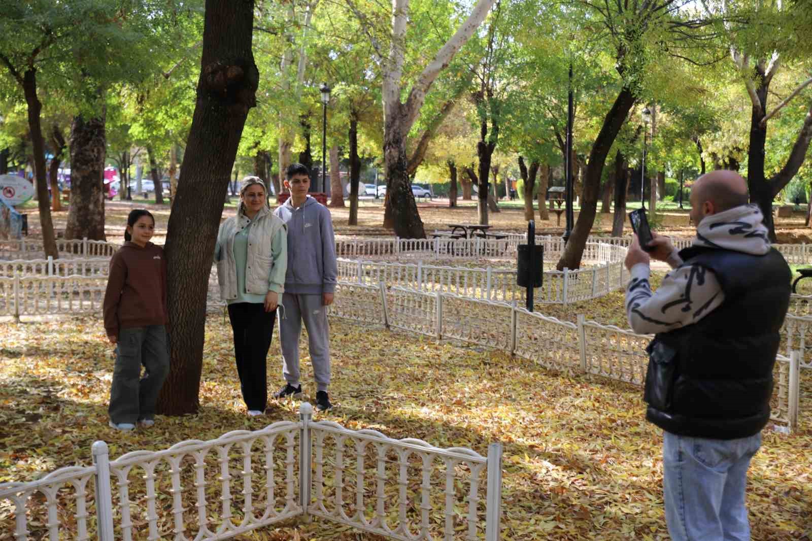 gaziantepteki parklar sonbahar renklerine burundu 2 5Nb9k5qQ
