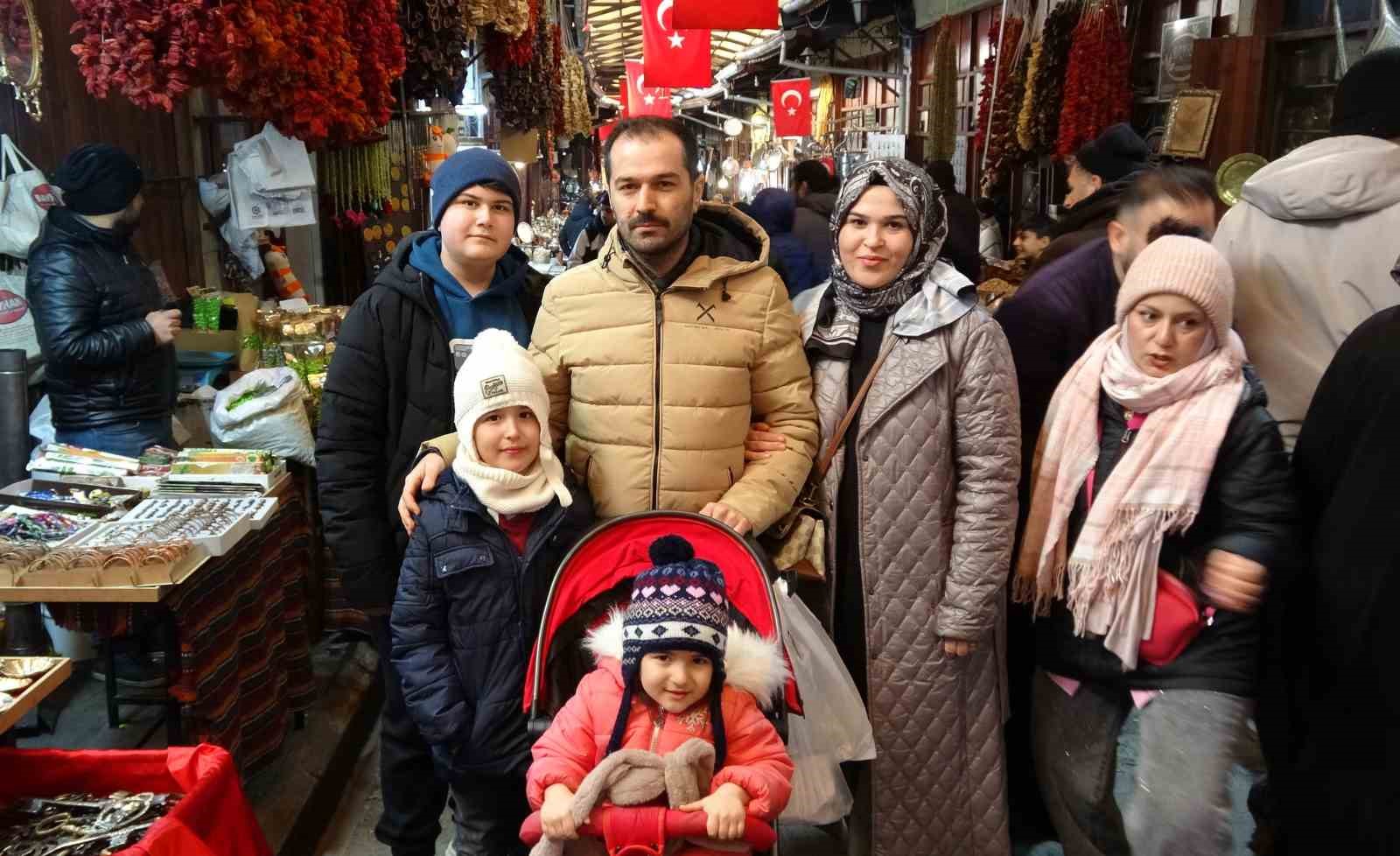 Gaziantep’teki tarihi çarşılarda yarıyıl tatili yoğunluğu 9 gaziantepteki tarihi carsilarda yariyil tatili yogunlugu 5 b1V1sRbO