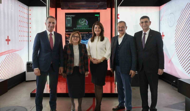 gaziantepteki-yeni-teknoloji-merkezi-anadolu-sanayisini-gelecege-hazirlayacak-rcGldsGG.jpg