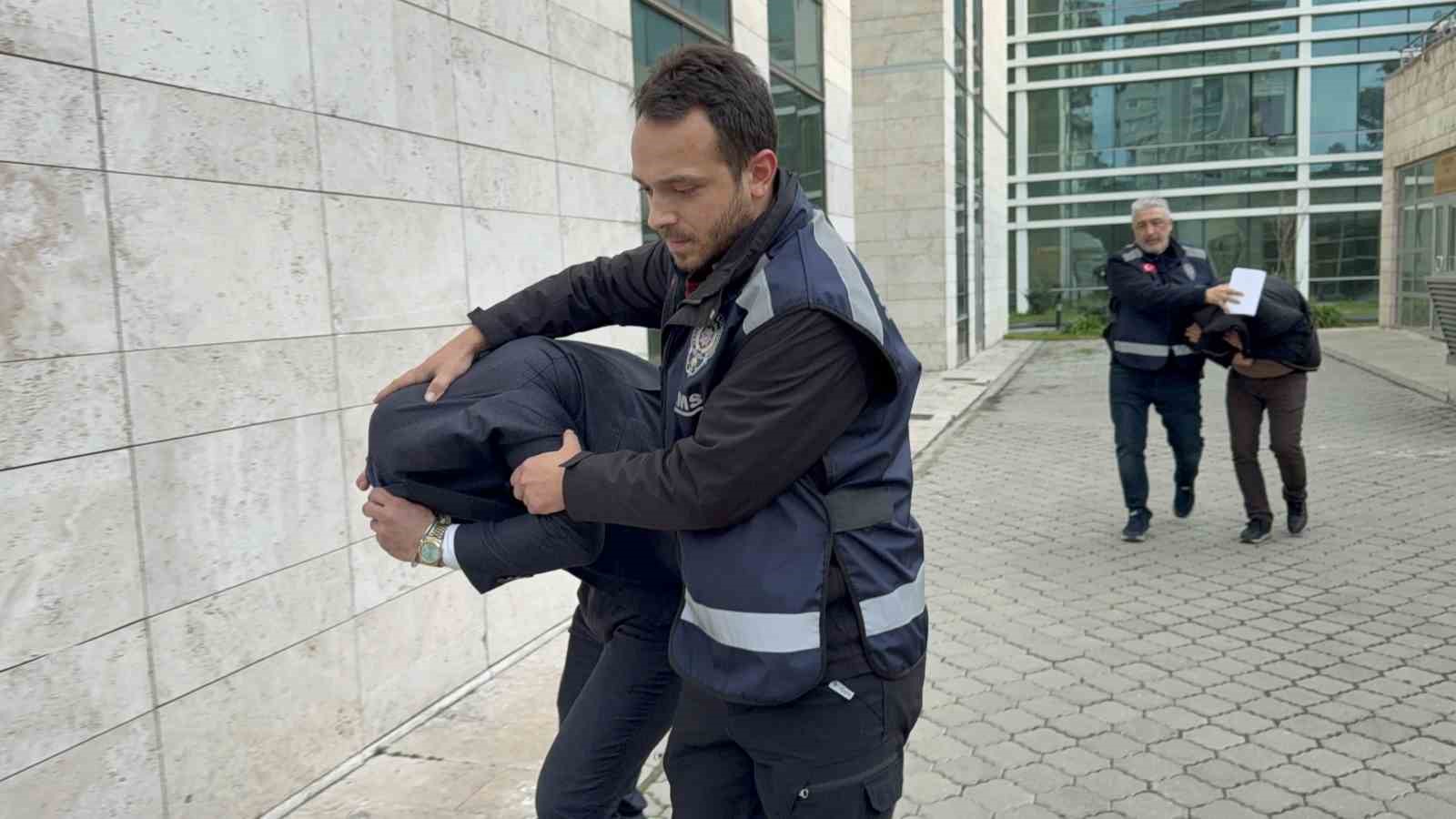 gazinoda dehset musteriyi darp edip 547 bin lirasini gasp ettiler 1 yheLWIfJ
