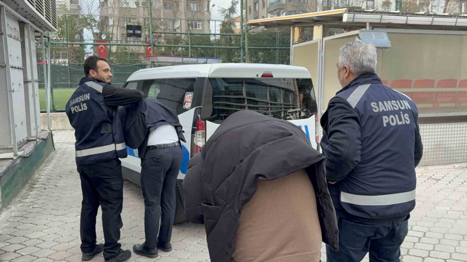 gazinoda dehset musteriyi darp edip 547 bin lirasini gasp ettiler 4 VhJGKWCb