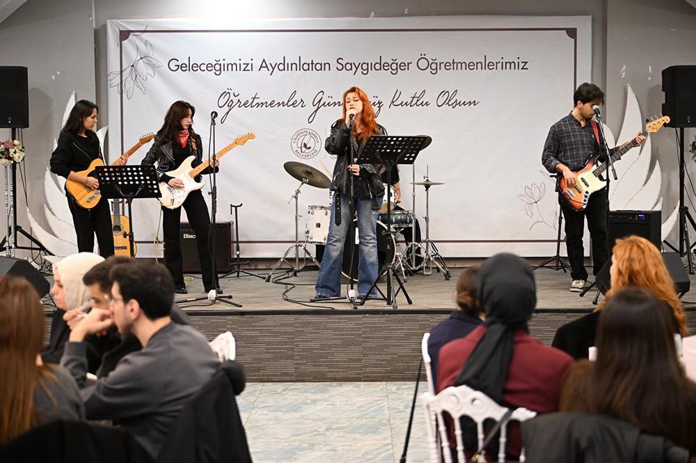 Gaziosmanpaşa Başkan Vekili Karadeniz 24 Kasım Öğretmenler Günü’nü kutladı 8 gaziosmanpasa baskan vekili karadeniz 24 kasim ogretmenler gununu kutladi 4 lmkzhEPw