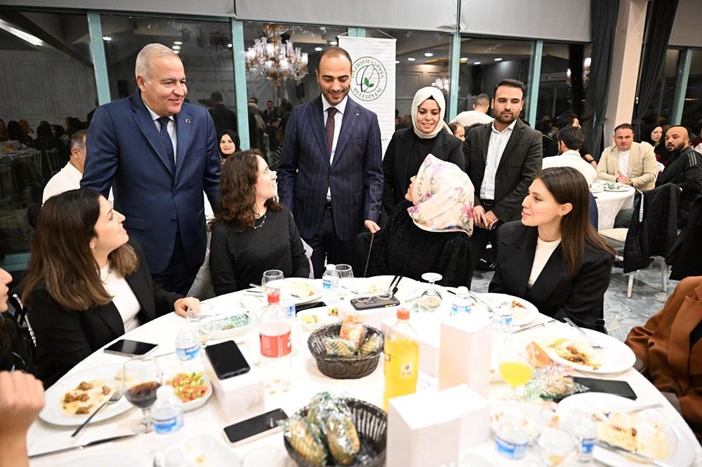 Gaziosmanpaşa Başkan Vekili Karadeniz 24 Kasım Öğretmenler Günü’nü kutladı 11 gaziosmanpasa baskan vekili karadeniz 24 kasim ogretmenler gununu kutladi 7 sHS7ja9n