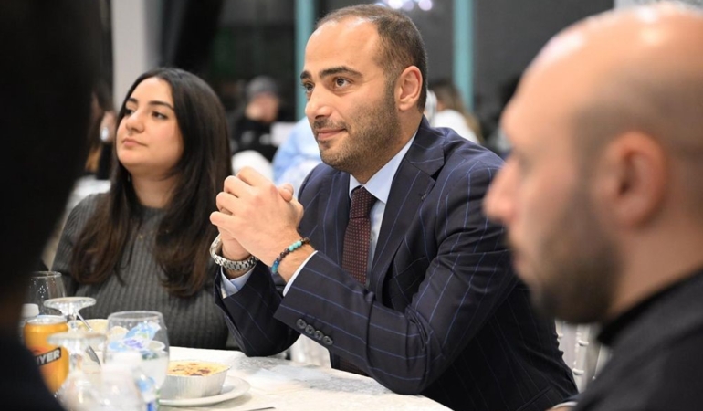 gaziosmanpasa-baskan-vekili-karadeniz-24-kasim-ogretmenler-gununu-kutladi-Fbx8d3QU.jpg