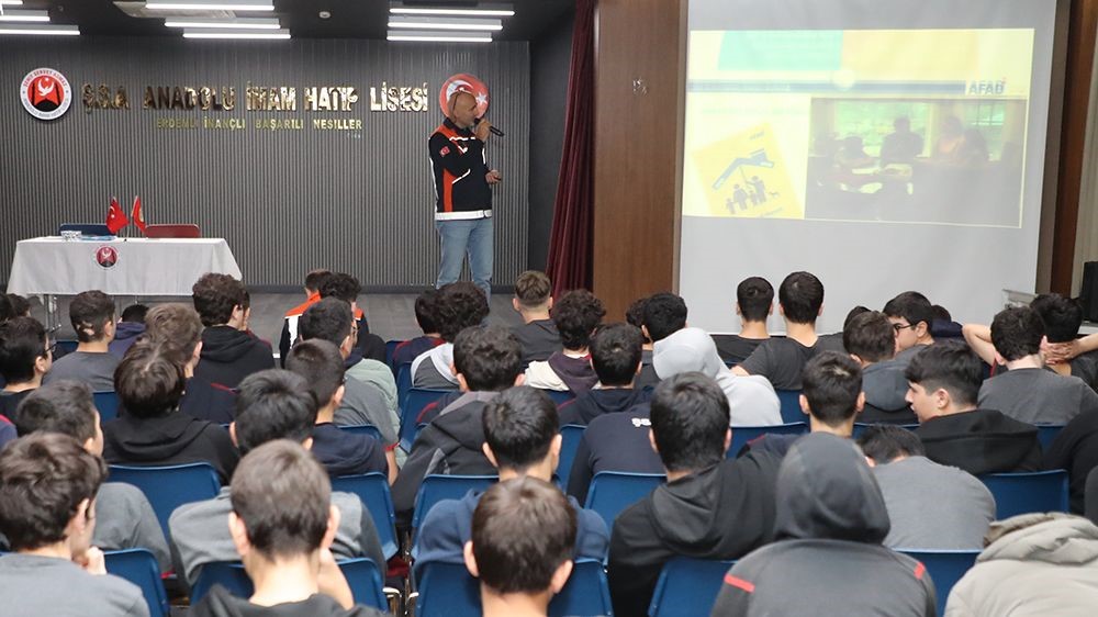 gaziosmanpasa belediyesi ogrencilere afet bilinci asiliyor 2 rPwPCzql