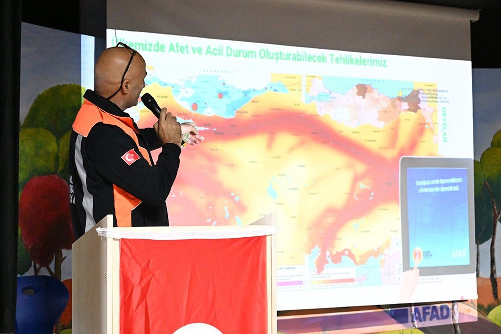 gaziosmanpasa belediyesi ogrencilere afet bilinci asiliyor 3 CUcsiKhG