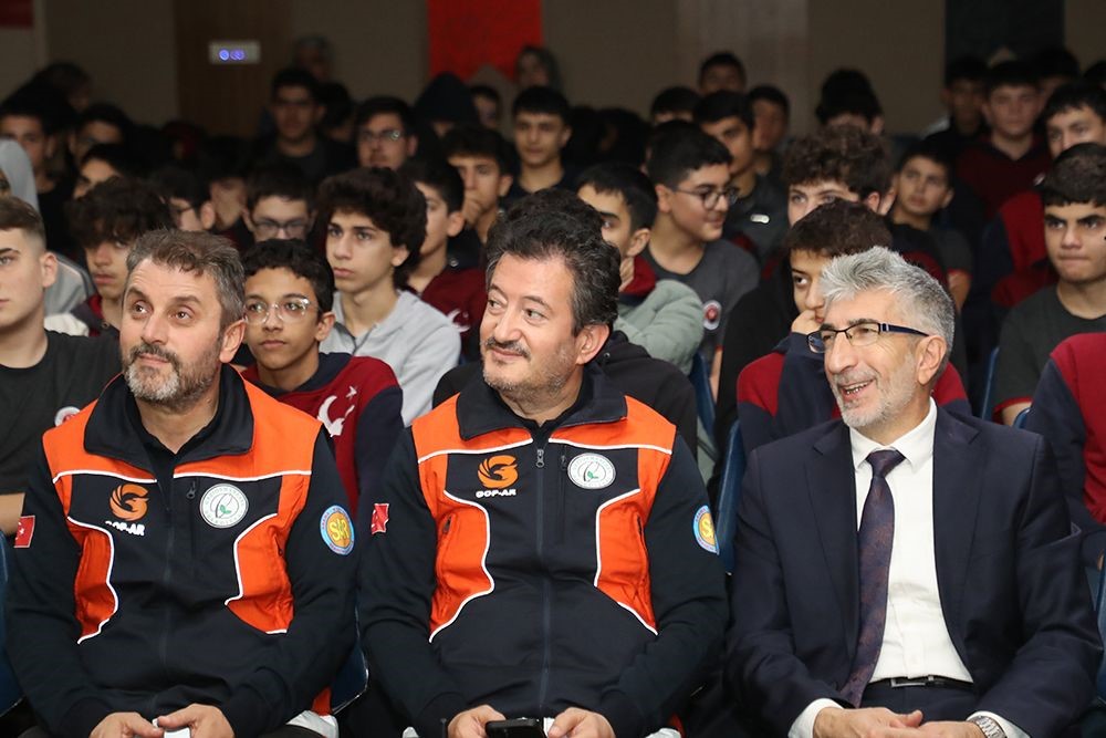 gaziosmanpasa belediyesi ogrencilere afet bilinci asiliyor 6 ONWYrRfd