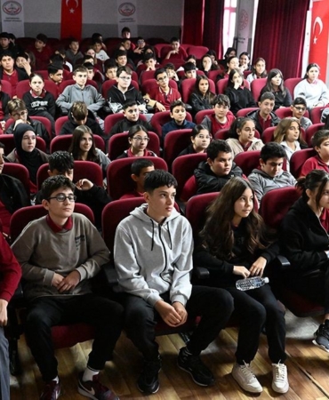 gaziosmanpasa-belediyesi-ogrencilere-afet-bilinci-asiliyor-wciy4grz.jpg