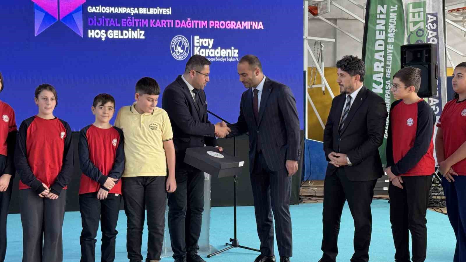 gaziosmanpasa belediyesinden 4 bin ogrenciye dijital egitim uyeligi 0 HkDKOG77