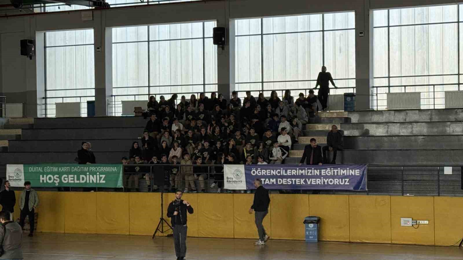 gaziosmanpasa belediyesinden 4 bin ogrenciye dijital egitim uyeligi 2 hMjOYF5I