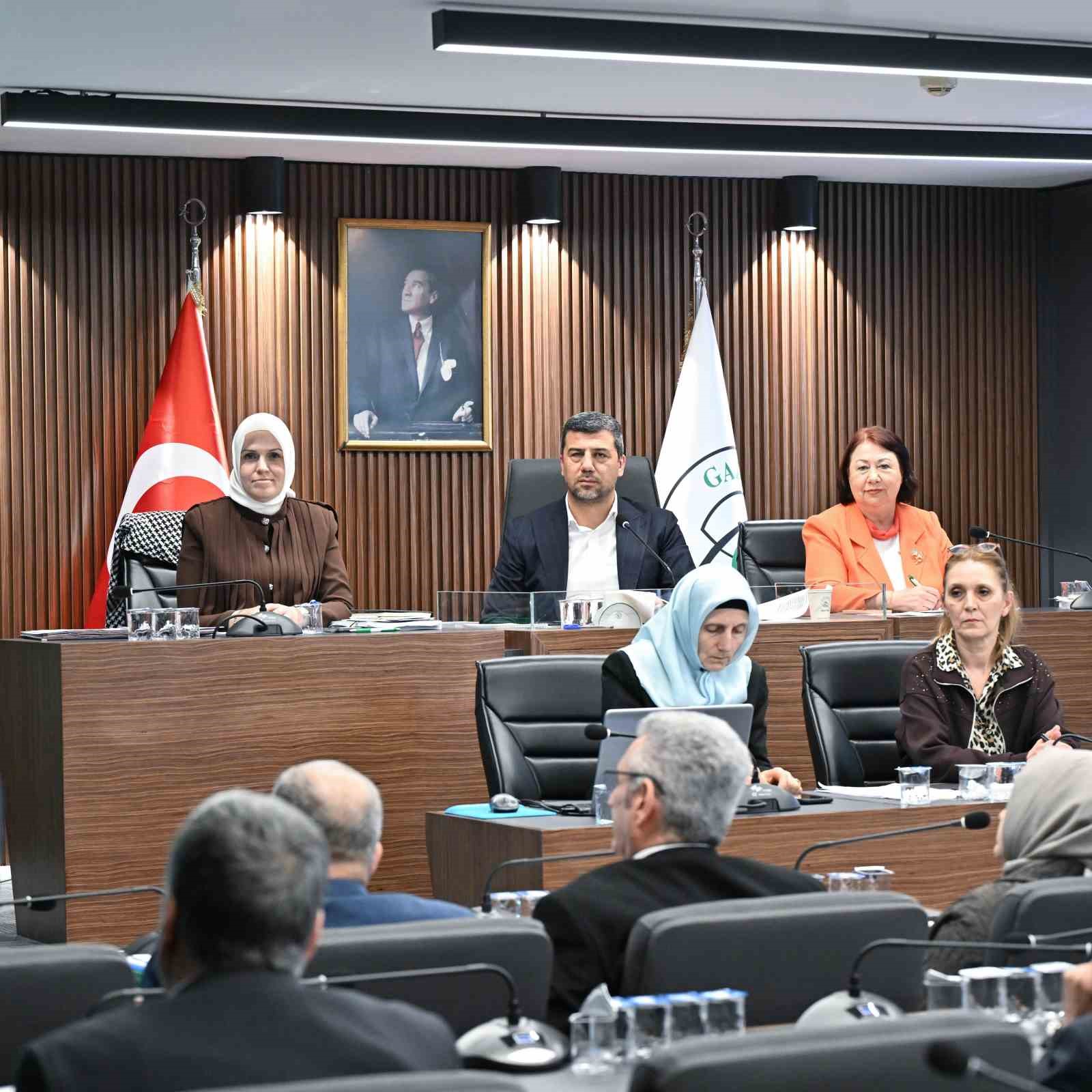 gaziosmanpasa belediyesinin 2025 yili faaliyet raporu oy birligiyle kabul edildi 2 gnOObORq