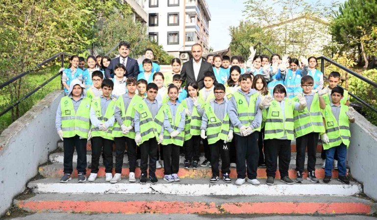 gaziosmanpasada-1-haftada-toplanan-2-ton-atik-40-agacin-hayatini-kurtardi-CQmcl4BU.jpg