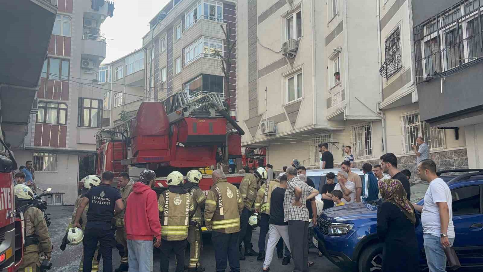 gaziosmanpasada 4 katli binada korkutan yangin 0 LdMpUIrd