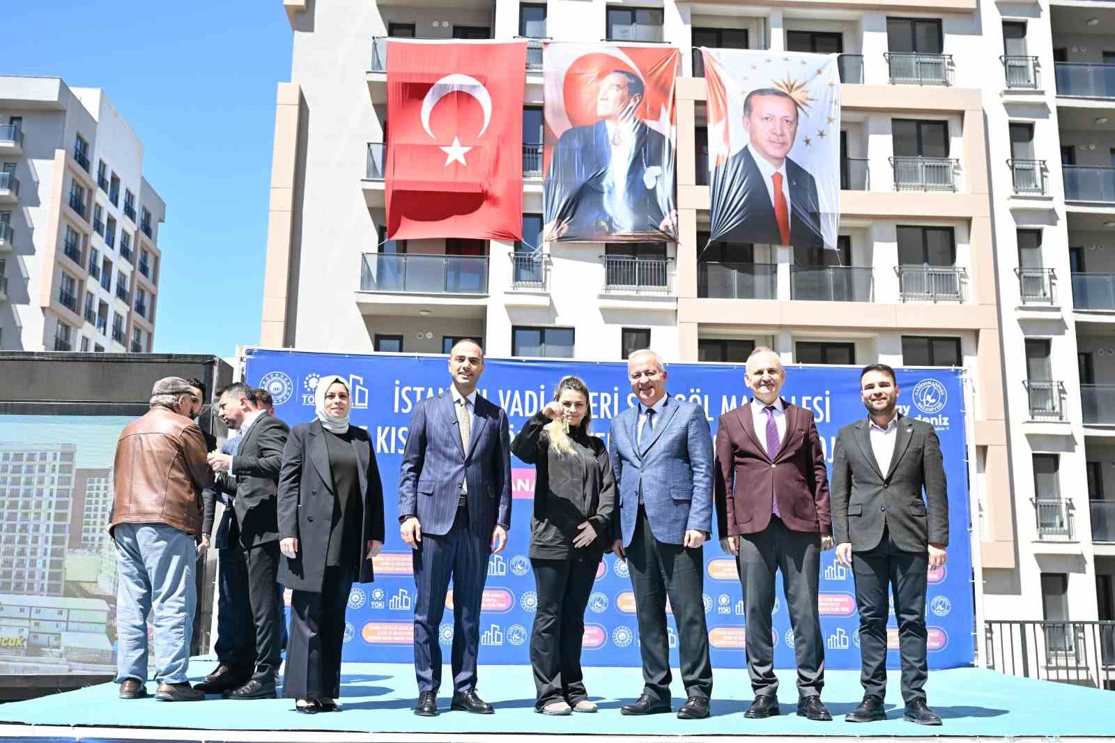 Gaziosmanpaşa’da 863 konut hak sahiplerine teslim edildi 7 gaziosmanpasada 863 konut hak sahiplerine teslim edildi 3 t7pdUzTv