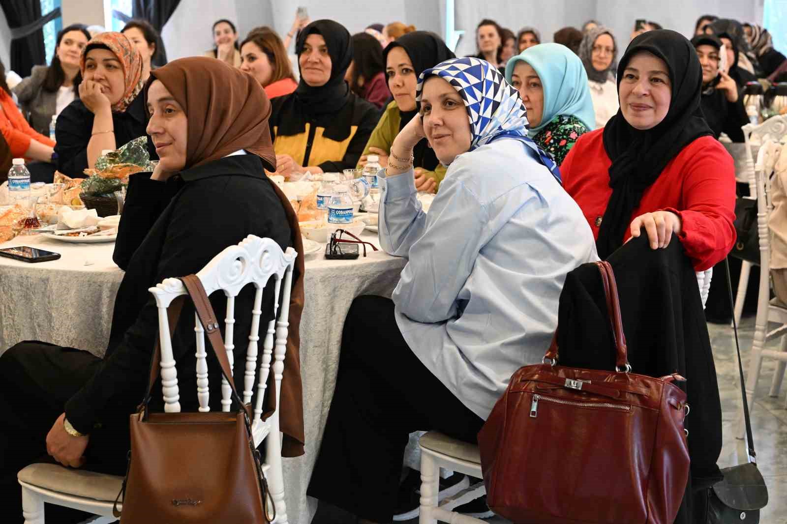 gaziosmanpasada anneler gunu bulusmasi kadin personel kahvalti programinda bir araya geldi 4 6JEIzHqO