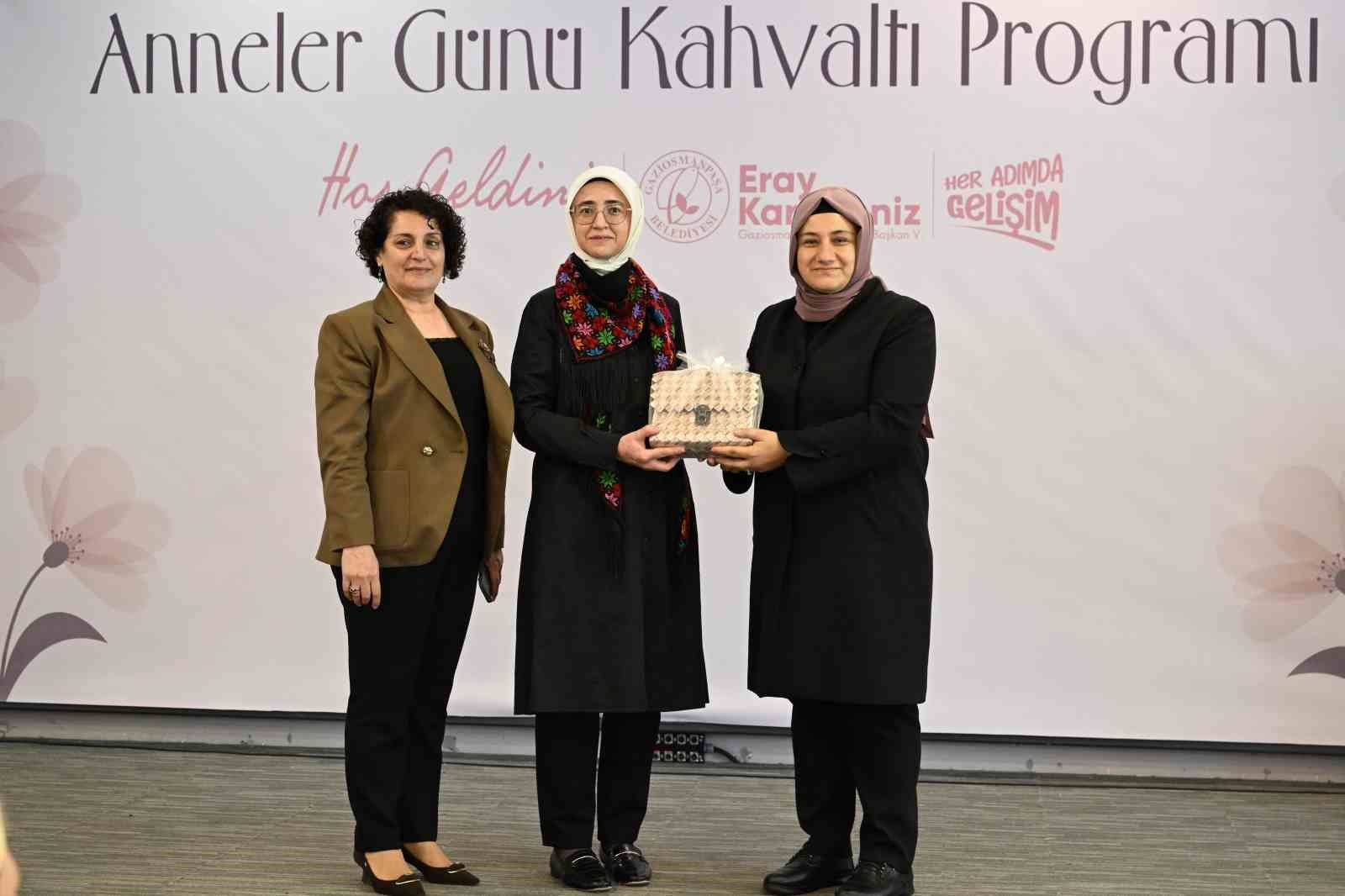gaziosmanpasada anneler gunu bulusmasi kadin personel kahvalti programinda bir araya geldi 5