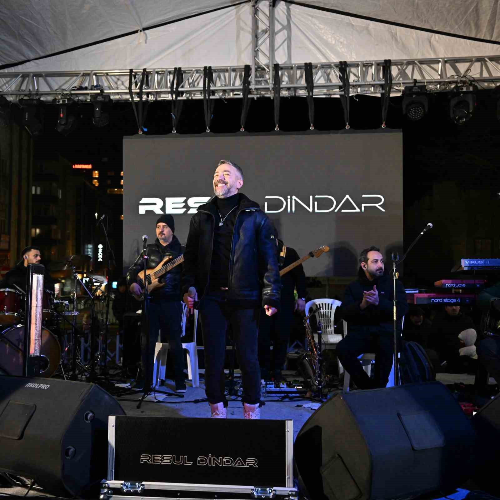 gaziosmanpasada baskan vekili karadenizden hamsi festivalinde gitar surprizi 5 swYTCyig