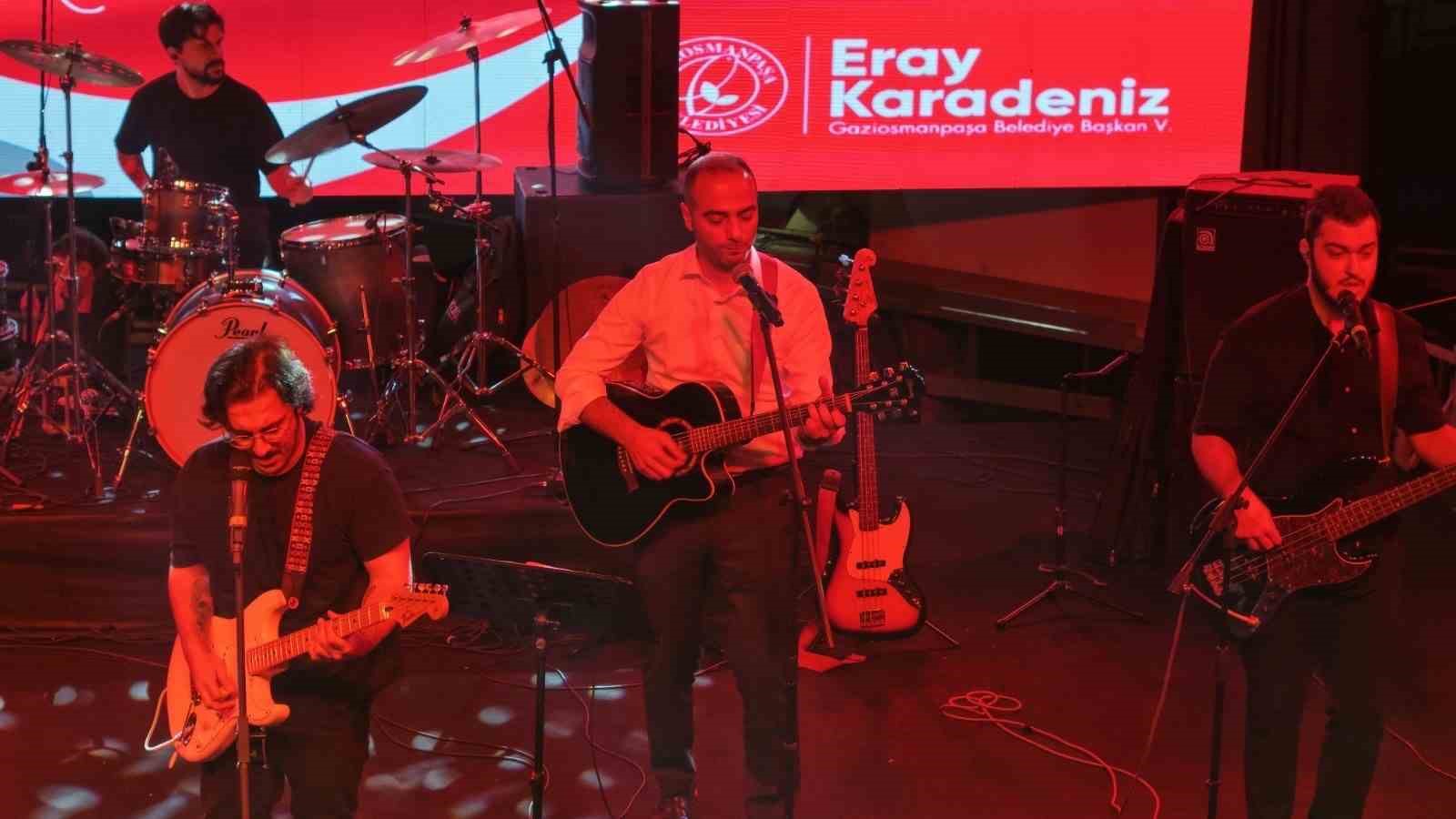 gaziosmanpasada cumhuriyet bayrami fener alayi ve konserlerle kutlandi 3 99eQPyza