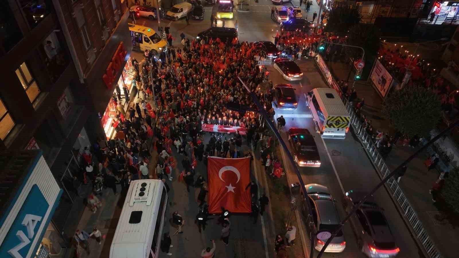 gaziosmanpasada cumhuriyet bayrami fener alayi ve konserlerle kutlandi 4 UOKNBE1v