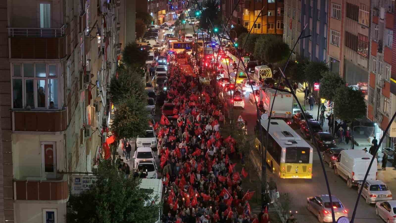 gaziosmanpasada cumhuriyet bayrami fener alayi ve konserlerle kutlandi 6 iq8DDZ27