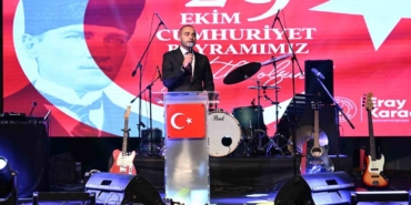 gaziosmanpasada-cumhuriyet-bayrami-fener-alayi-ve-konserlerle-kutlandi-ApfFknLF.jpg
