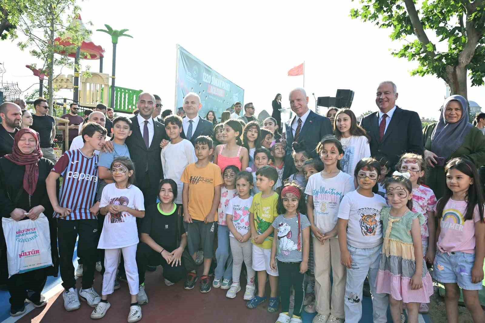gaziosmanpasada dunya kupasi temali park torenle acildi 1 ZMJiZAIa
