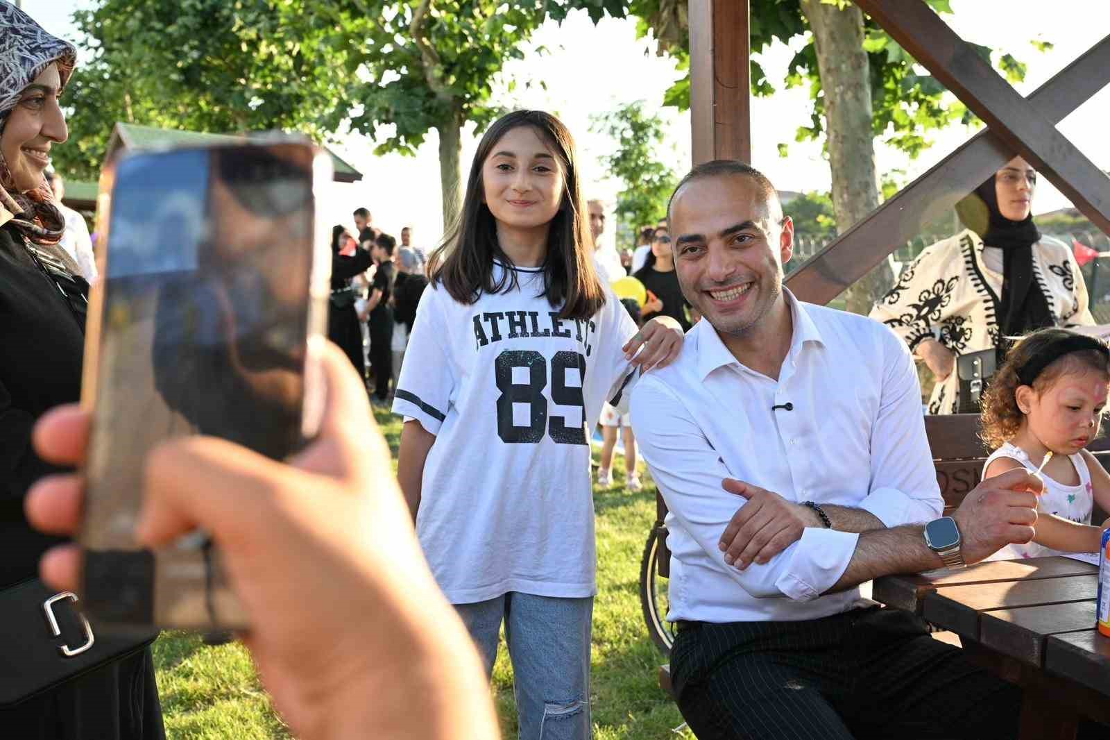 gaziosmanpasada dunya kupasi temali park torenle acildi 3 Lyihielc