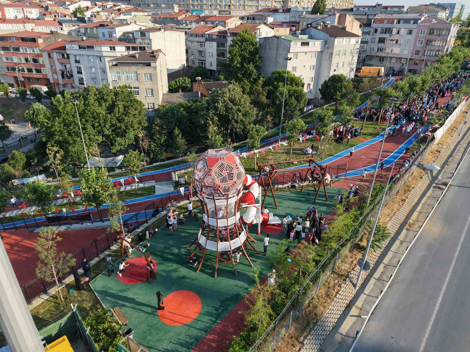 gaziosmanpasada dunya kupasi temali park torenle acildi 4 LAJAlSa8