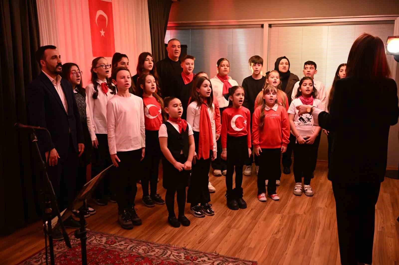gaziosmanpasada istiklal marsinin kabulunun 105inci yil donumunde mehmet akif ersoy anildi 4 bqM2i7Yl