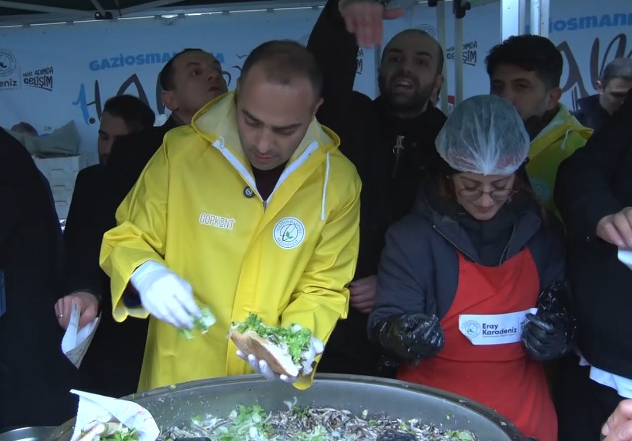 gaziosmanpasada karadeniz ruzgari festivalde 10 ton hamsi ikram edildi 2 38jZrVf6