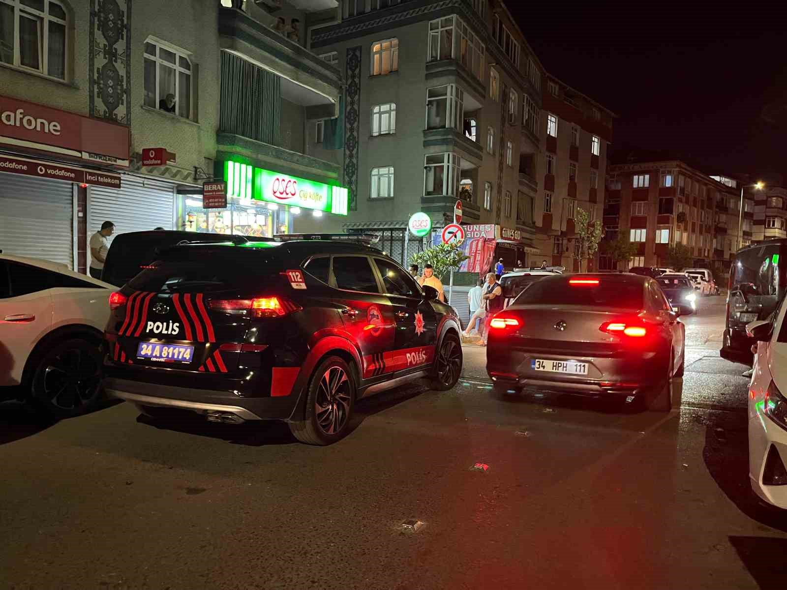 Gaziosmanpaşa’da motosikletli şahıslarca silahlı saldırı: 1 yaralı 4 gaziosmanpasada motosikletli sahislarca silahli saldiri 1 yarali 0 kAXFkDvk