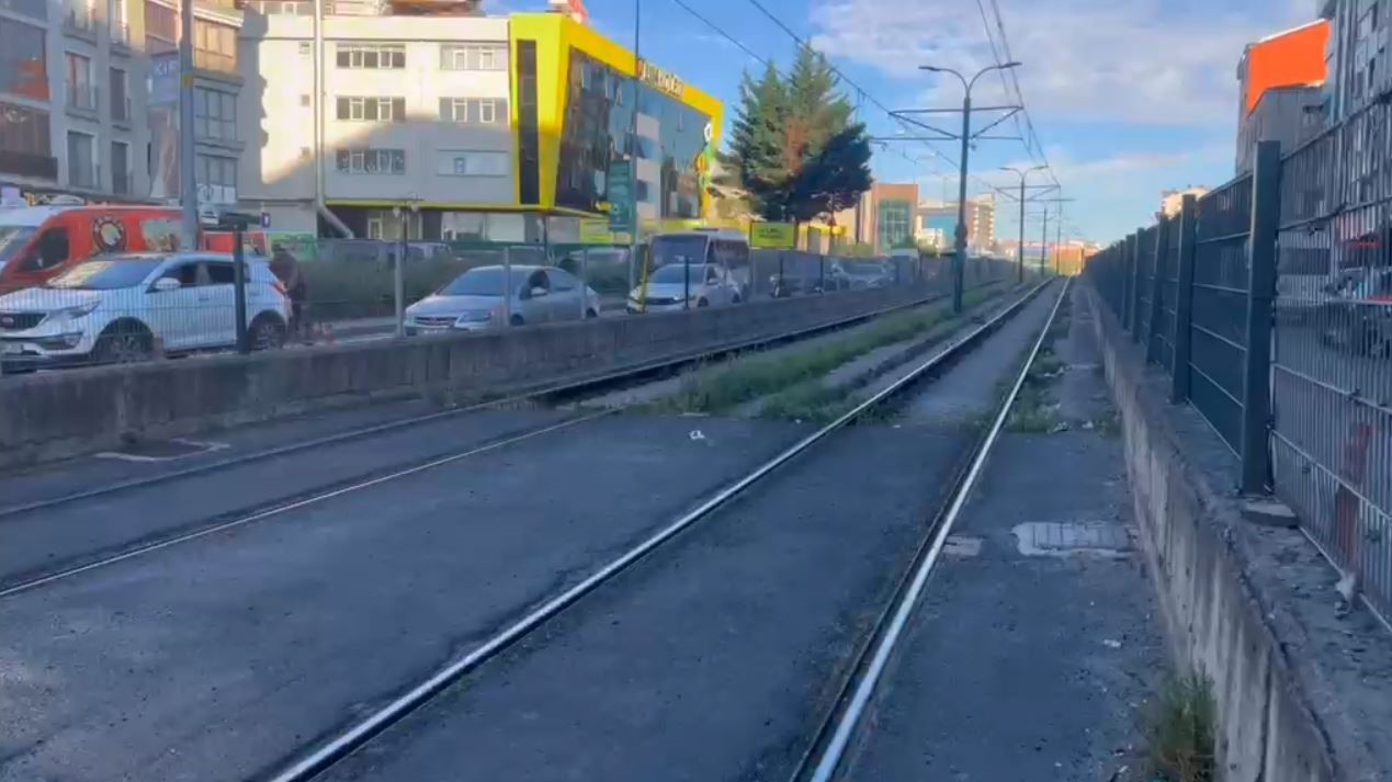 gaziosmanpasada tramvay ile motosiklet carpisti 1 agir yarali 0 NKj3R4PE
