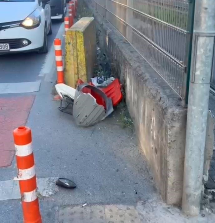 gaziosmanpasada tramvay ile motosiklet carpisti 1 agir yarali 2 XHLdYy28