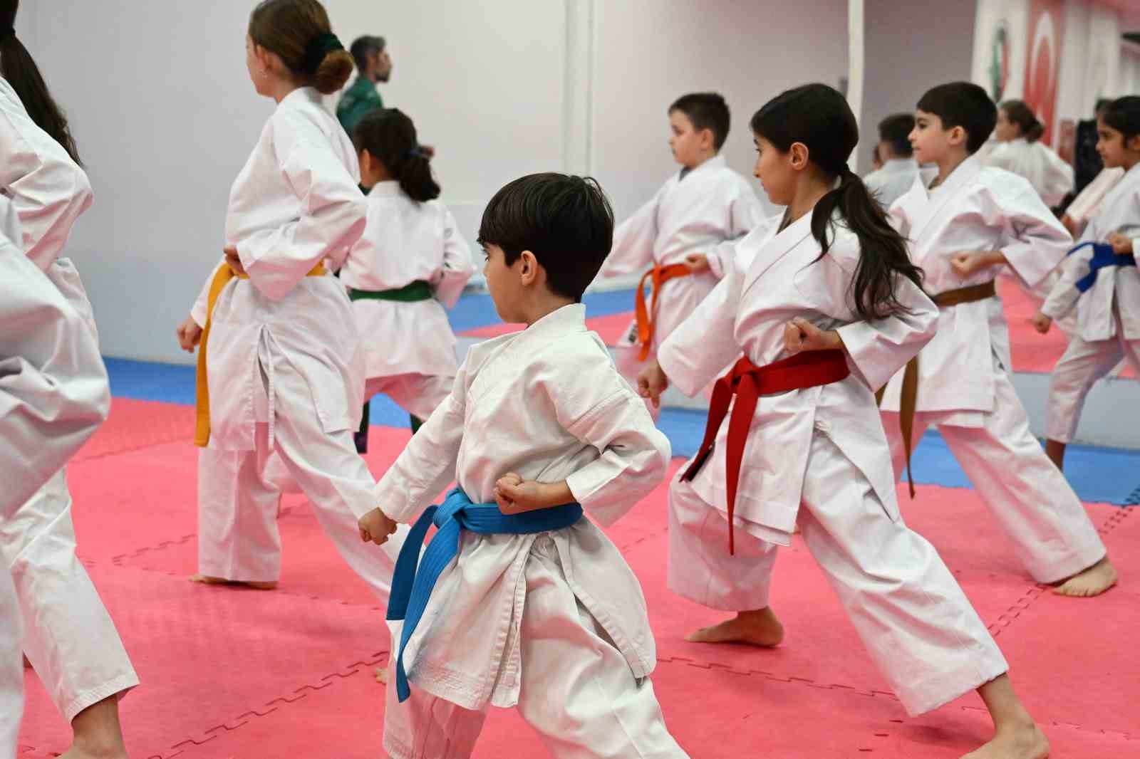 gaziosmanpasali kaan ayazdan 7 yasinda cifte sampiyonluk 3 A6jdj8di
