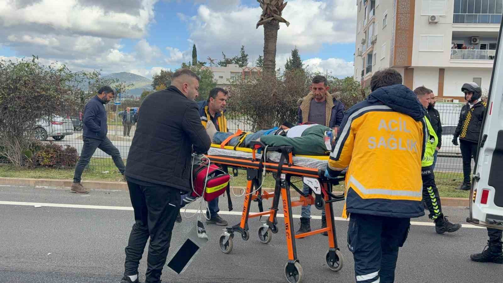 gazipasada akulu motosiklete otomobil carpti 1 olu 4 knMnekPL