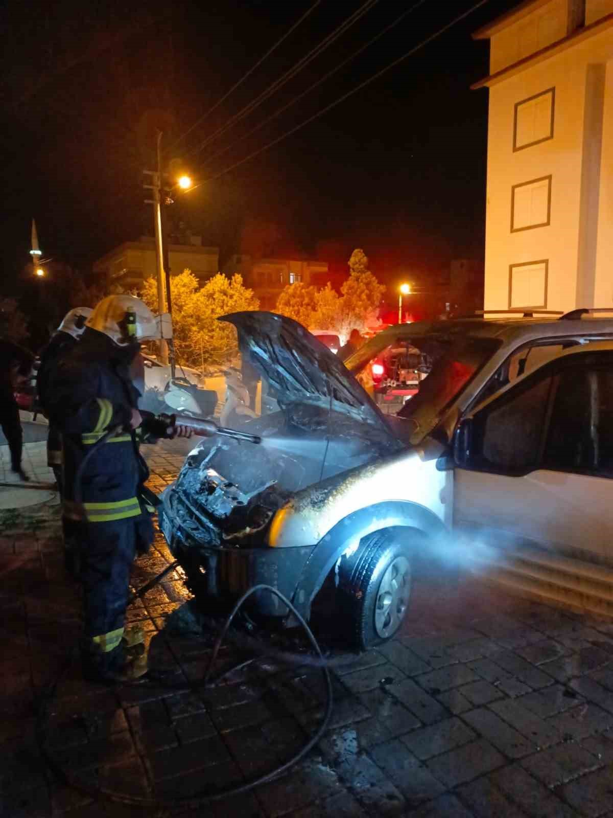 gazipasada arac yangini 4 EXXkical