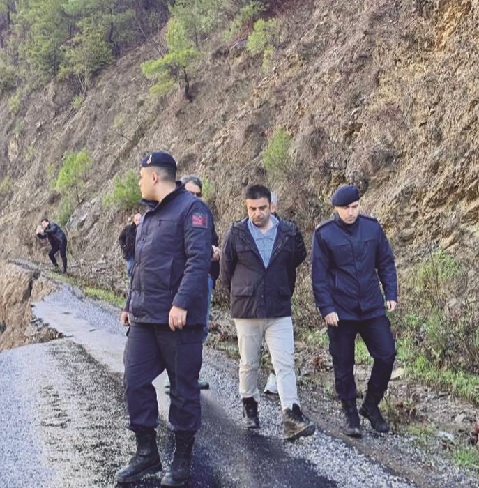 gazipasada heyelan yolu yuttu 3 abObrCad