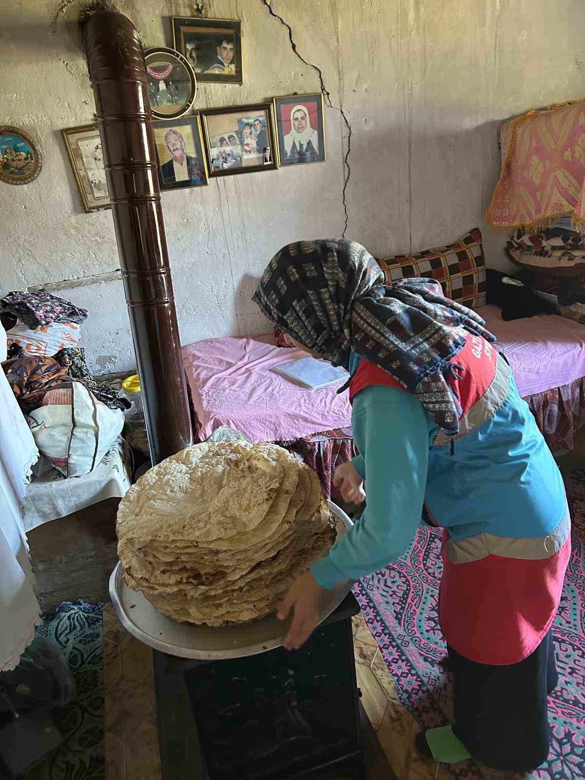 gazipasada sosyal devlet sahada 2025te 10 bini askin vatandasa 1329 milyon tl destek 5 uRPTwTnZ