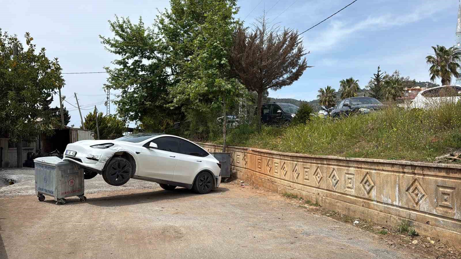 gazipasada trafik kazasi 3 yarali 2 MkZFT1wu