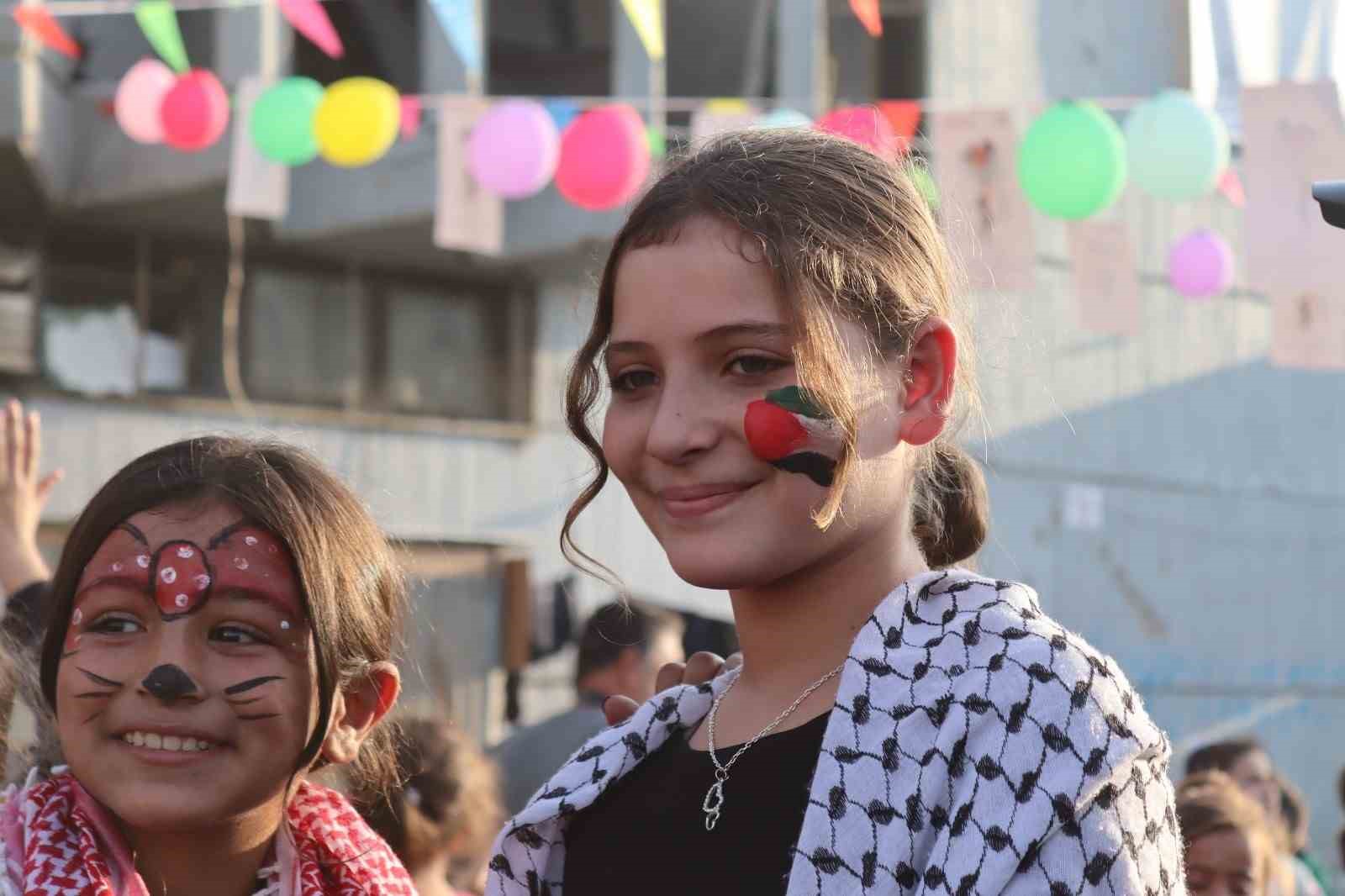 Gazze’de Çocuk Sinema Festivali düzenlendi 4 gazzede cocuk sinema festivali duzenlendi 0 2TaYJD5P