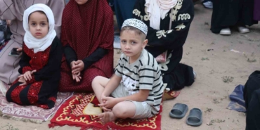 gazzede-filistinliler-israil-ablukasi-altinda-bayram-namazini-kildi-MG7FZnYg.jpg