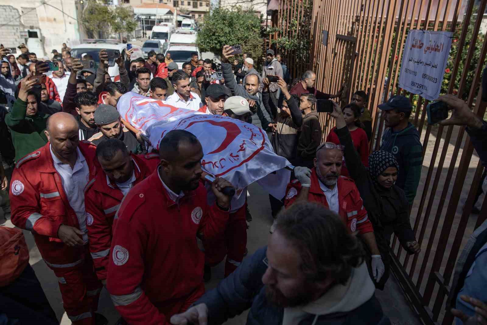 gazzede israil saldirilarinda 27 kisi hayatini kaybetti 18 kisi yaralandi 2 KYIucMVc