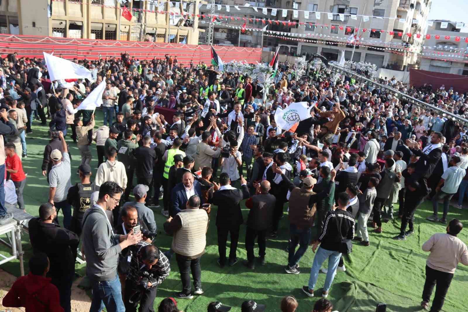 Gazze’de İsrail saldırılarında yakınlarını kaybeden 50 çift için toplu düğün töreni düzenlendi 8 gazzede israil saldirilarinda yakinlarini kaybeden 50 cift icin toplu dugun toreni duzenlendi 4 rXc4iLLd