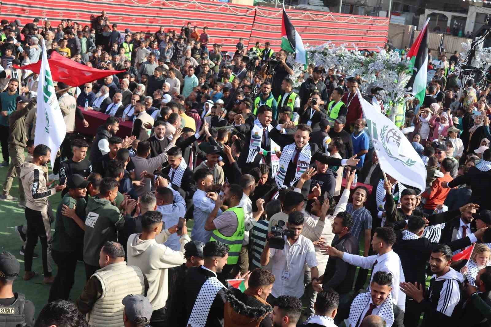 Gazze’de İsrail saldırılarında yakınlarını kaybeden 50 çift için toplu düğün töreni düzenlendi 9 gazzede israil saldirilarinda yakinlarini kaybeden 50 cift icin toplu dugun toreni duzenlendi 5