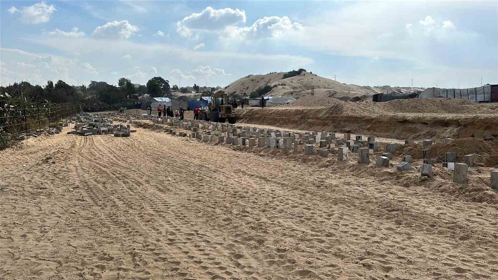 gazzede kimligi tespit edilemeyen 30 filistinli daha toplu sekilde defnedildi 2 4dXCSSf9