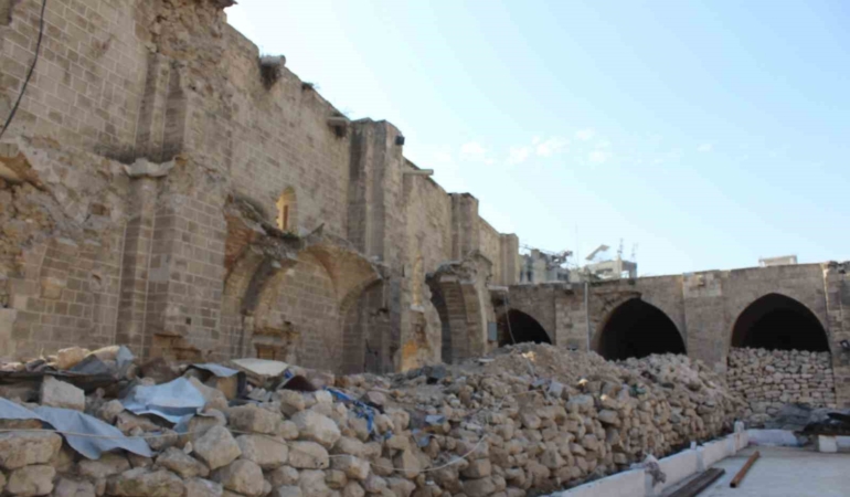 gazzenin-en-eski-camisi-buyuk-omer-camiinde-restorasyon-calismalari-basladi-qnz2ywSf.jpg